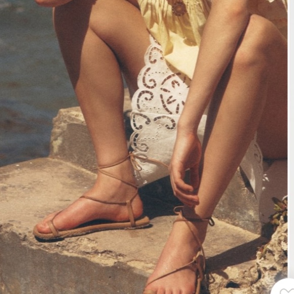 Brand New: Tkees Jo Lace Up Sandal. Black Leather. Size 6 or 37 - Picture 3 of 16